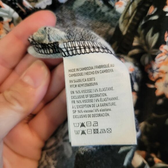 American Eagle Outfitters Black Floral Tank Top - Picture 4 of 4